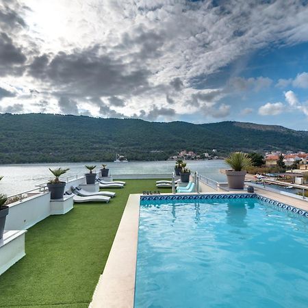 Apartments Holidays Roko Гребастика Экстерьер фото