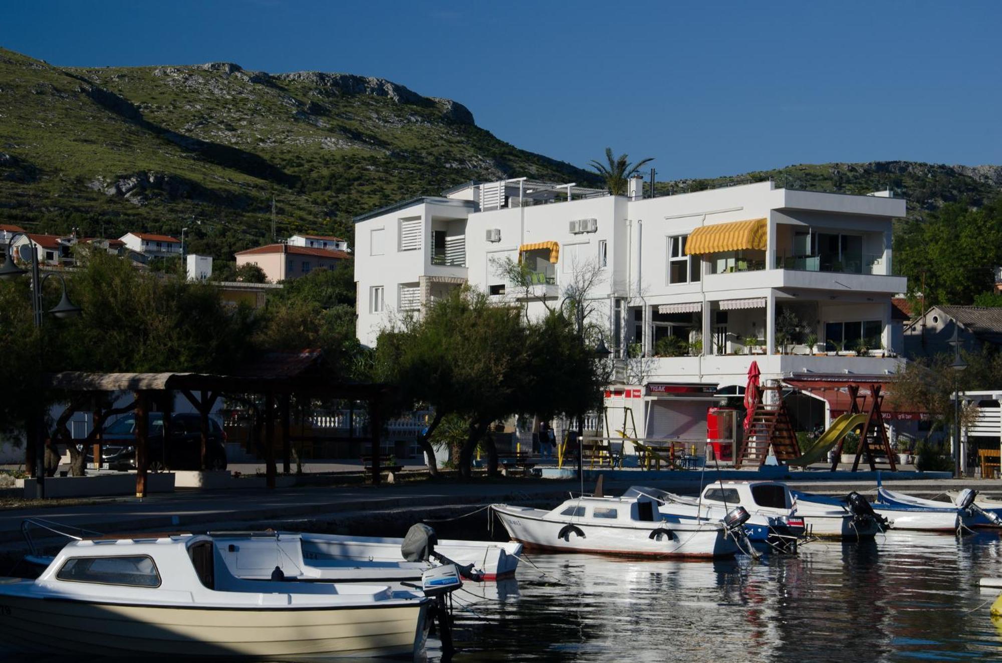 Apartments Holidays Roko Гребастика Экстерьер фото