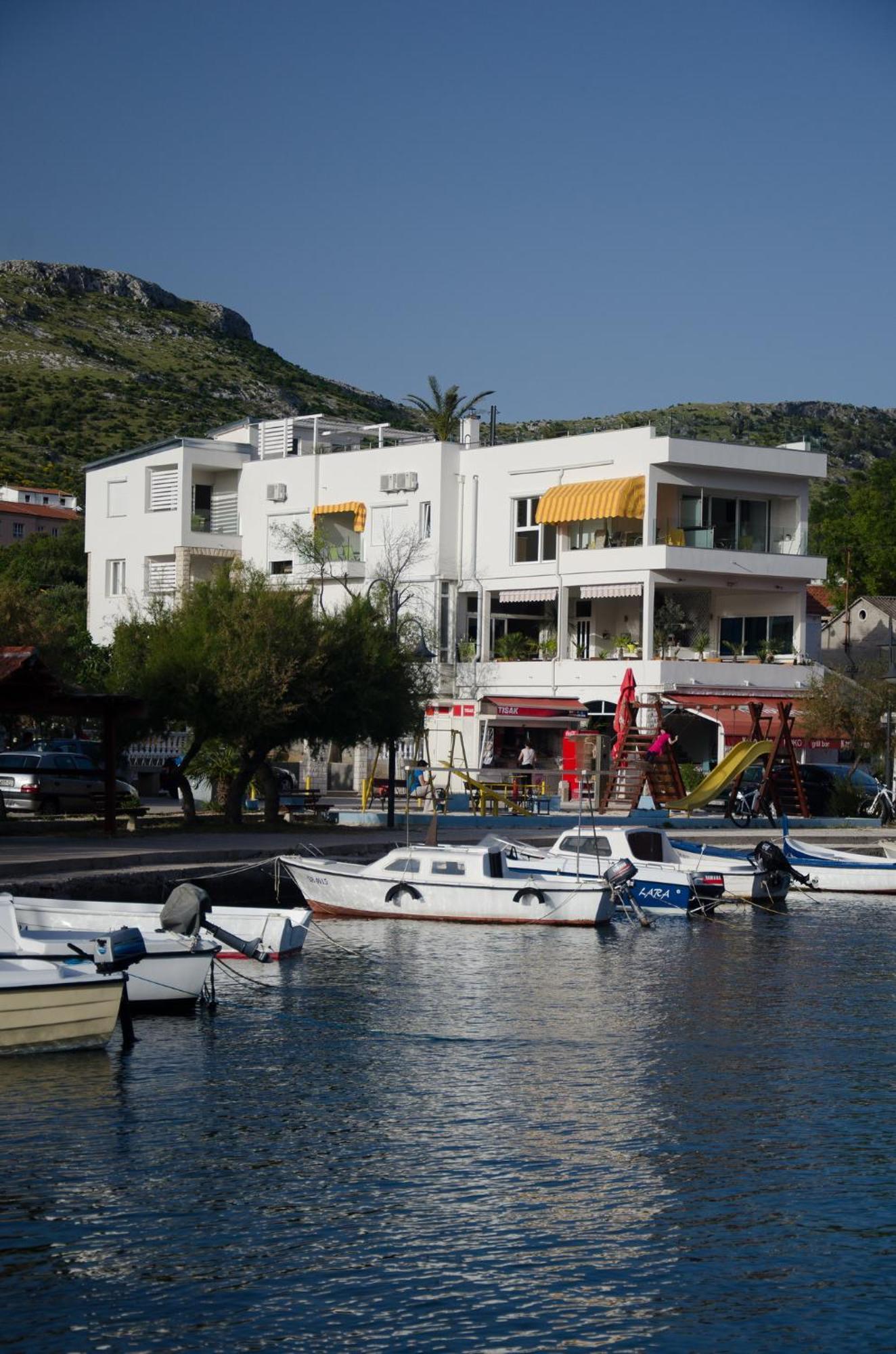 Apartments Holidays Roko Гребастика Экстерьер фото