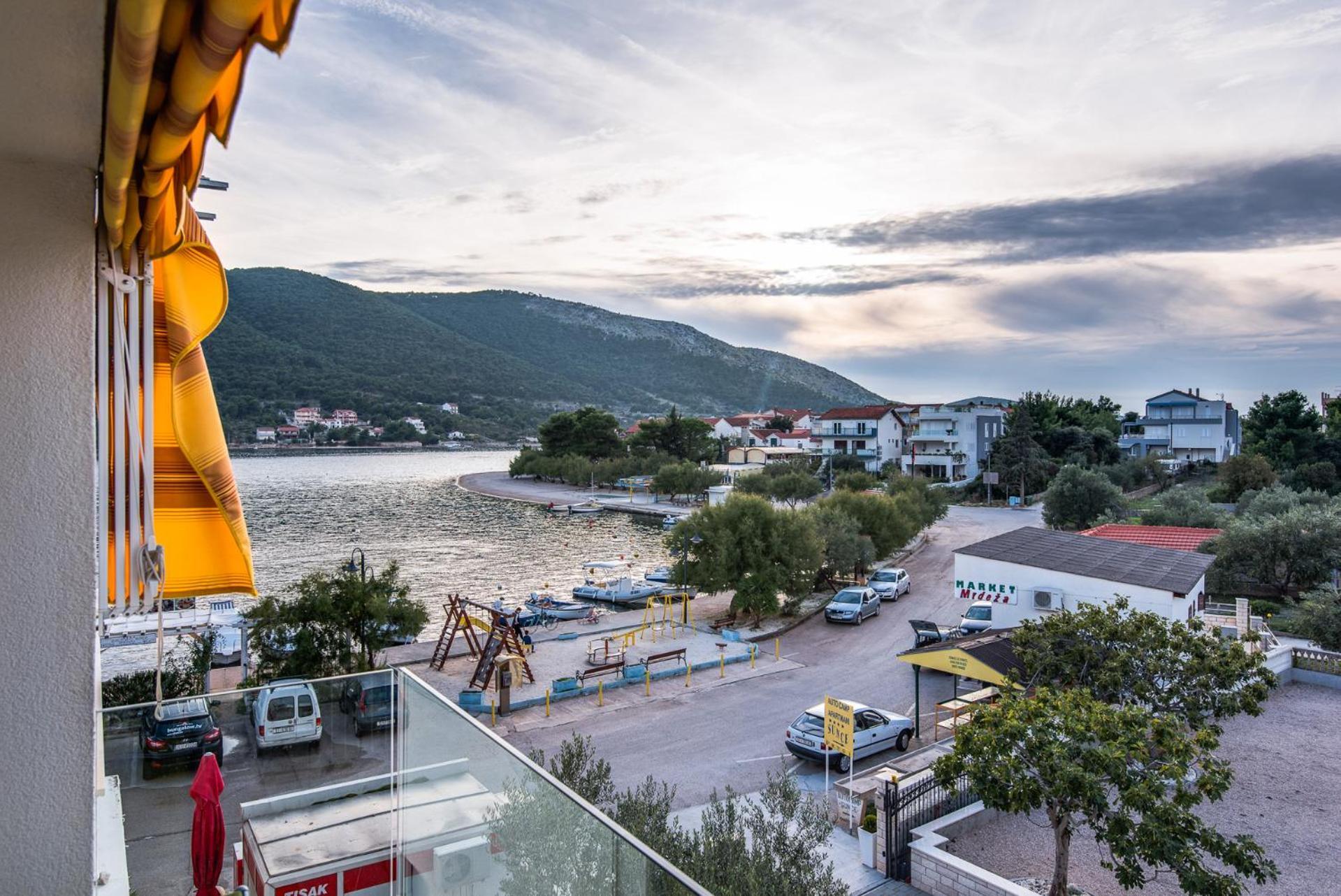 Apartments Holidays Roko Гребастика Экстерьер фото