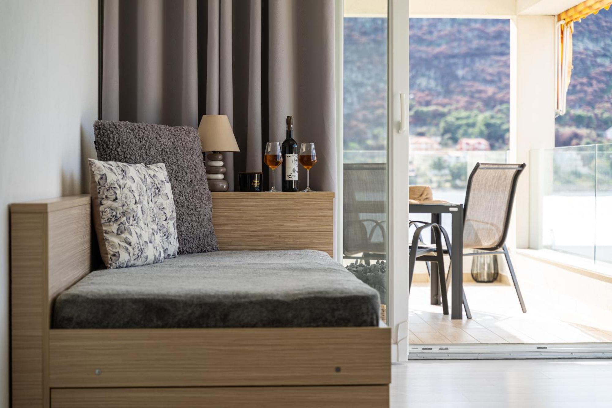Apartments Holidays Roko Гребастика Экстерьер фото