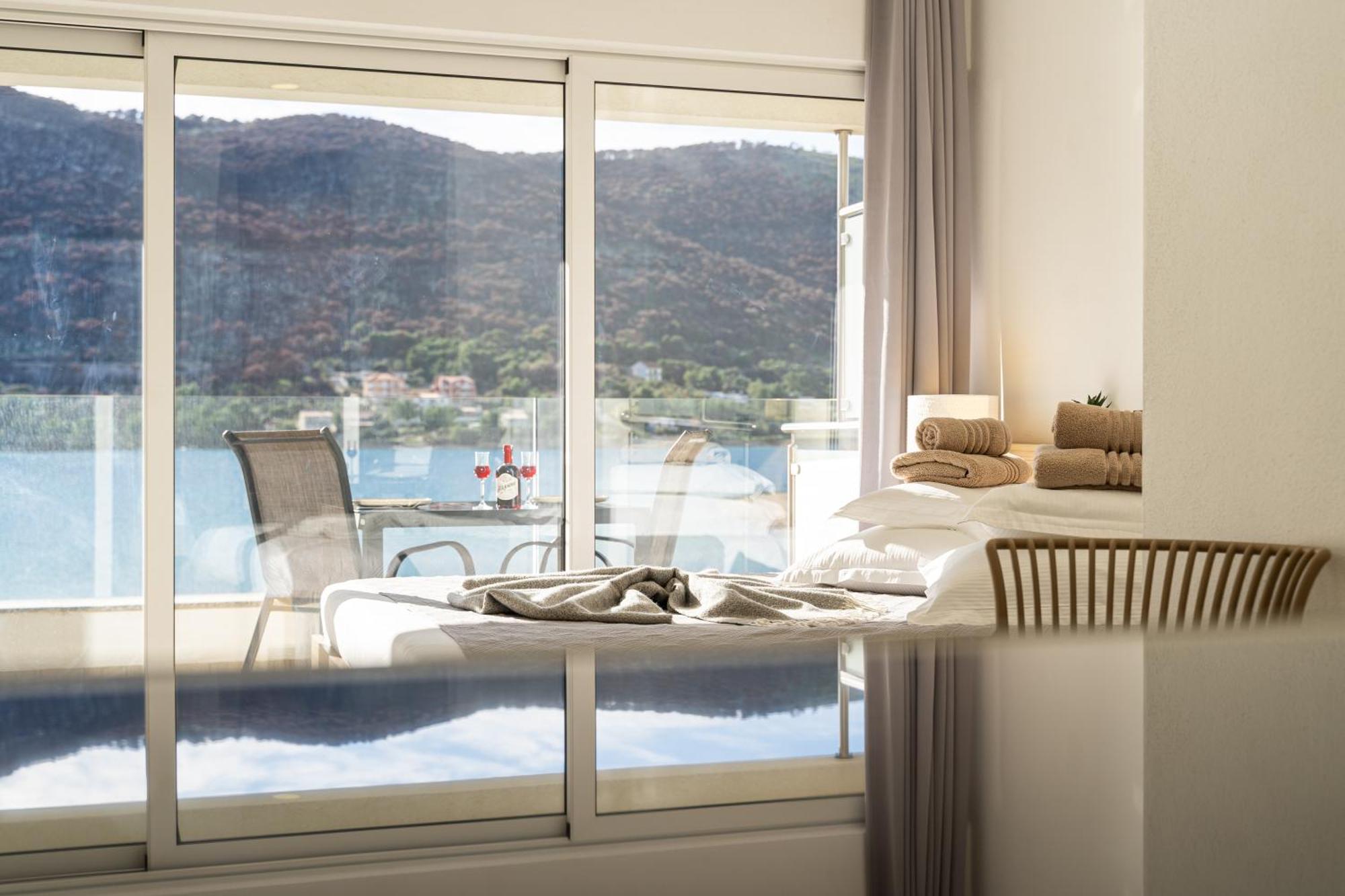 Apartments Holidays Roko Гребастика Экстерьер фото