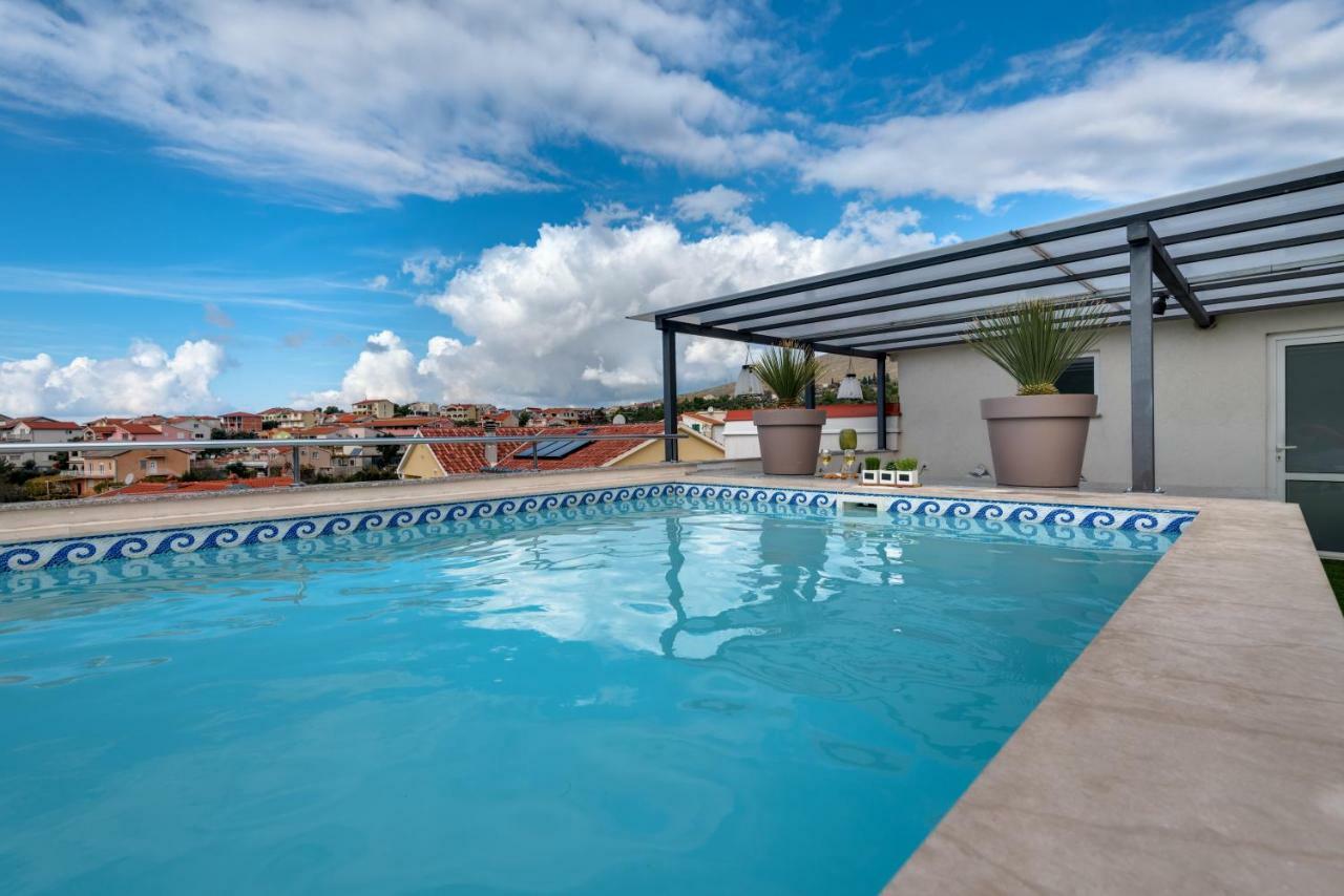 Apartments Holidays Roko Гребастика Экстерьер фото