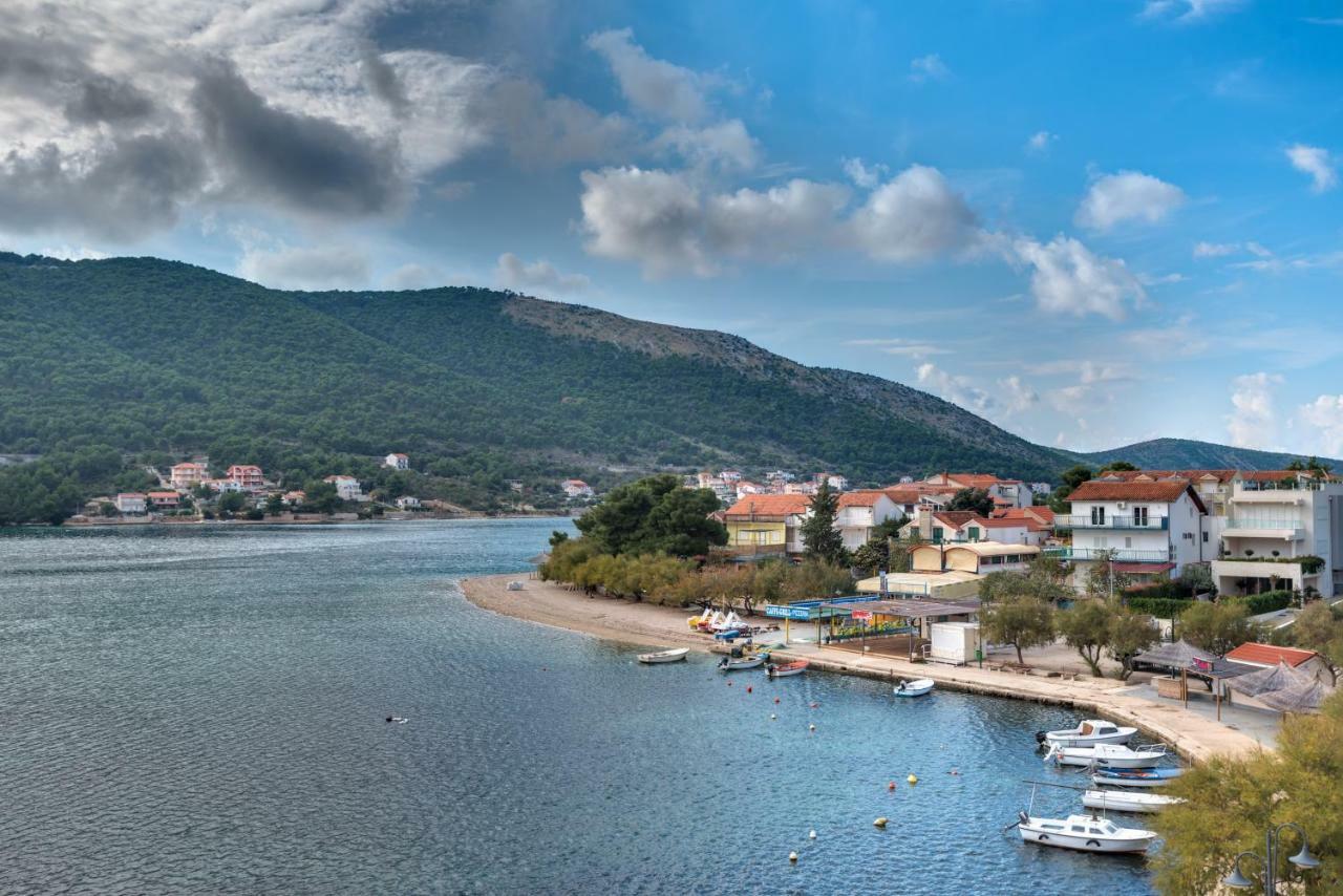 Apartments Holidays Roko Гребастика Экстерьер фото