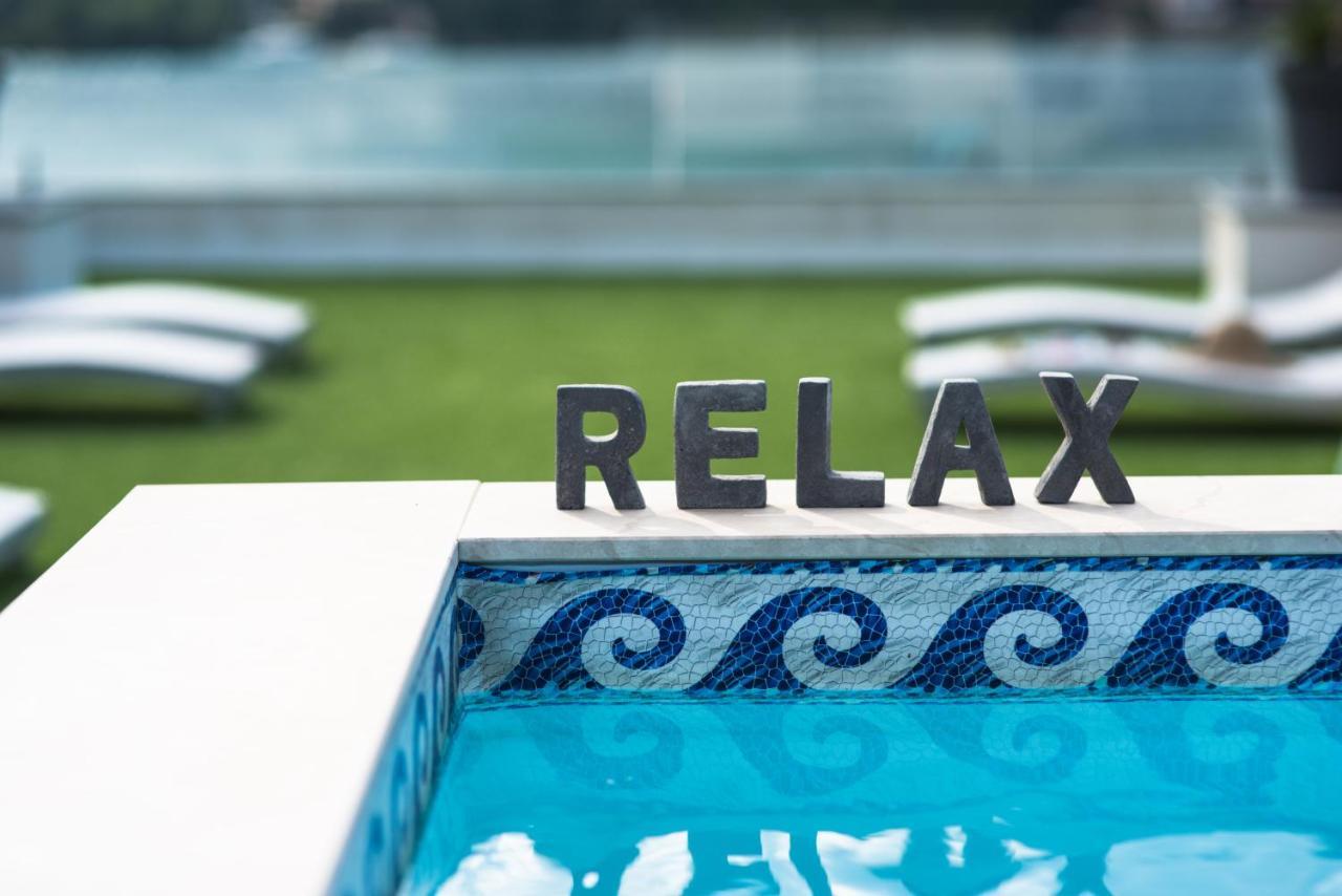 Apartments Holidays Roko Гребастика Экстерьер фото