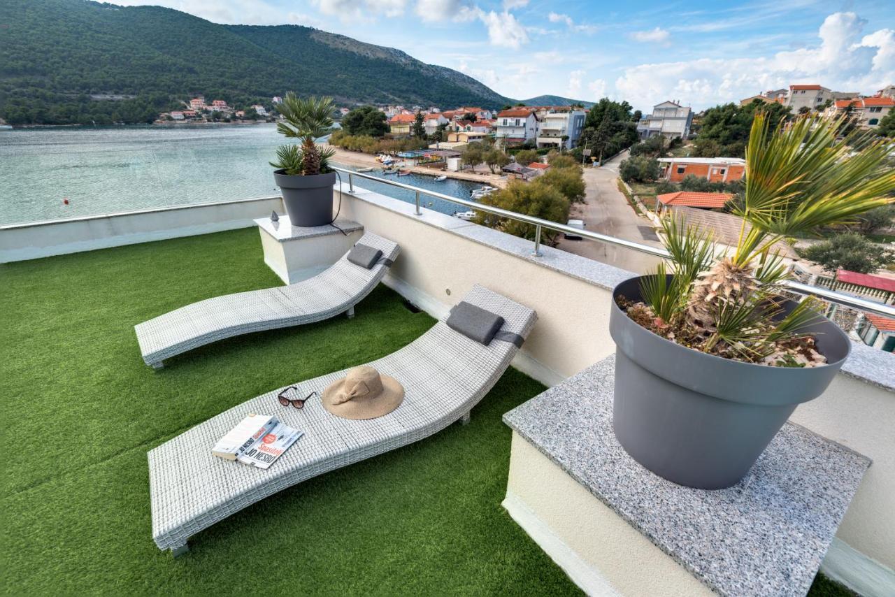 Apartments Holidays Roko Гребастика Экстерьер фото